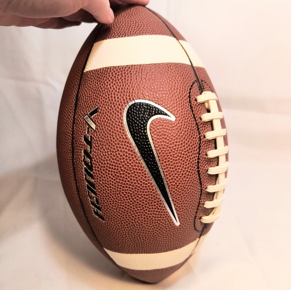 Ed Dickson Authentic Autographed Football - Picture 4 of 5